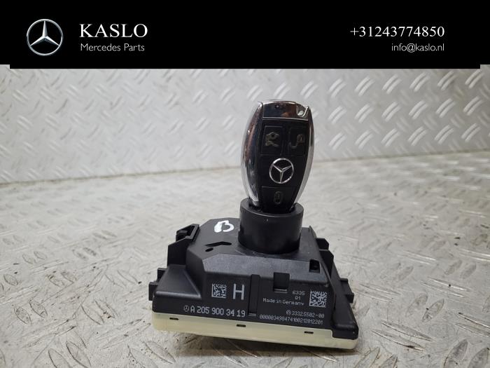Ignition lock + computer from a Mercedes-Benz C (W205) C-200 2.0 CGI 16V 2016