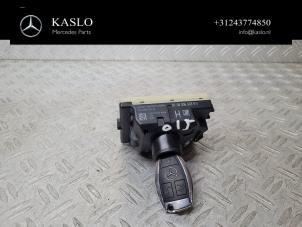 Ignition lock + computer from a Mercedes-Benz C (W205) C-220 2.2 CDI BlueTEC, C-220 d 16V 2015