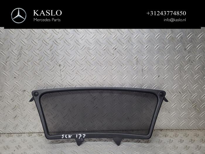 Używane Owiewka Mercedes SLK (R172) 2.1 250 CDI 16V BlueEFFICIENCY Cena € 125,00 Procedura marży oferowane przez kaslo auto parts