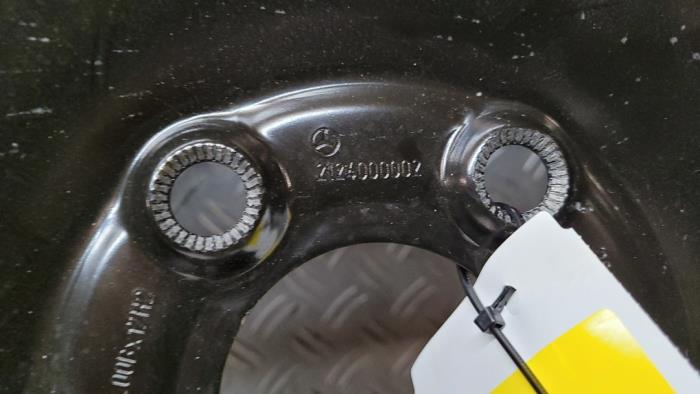 Space-saver spare wheel from a Mercedes-Benz E (W212) E-220 CDI 16V BlueEfficiency,BlueTEC 2011