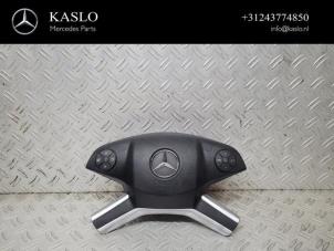 Used Left airbag (steering wheel) Mercedes ML II (164/4JG) 3.0 ML-300 CDI 4-Matic V6 24V Price € 200,00 Margin scheme offered by kaslo auto parts