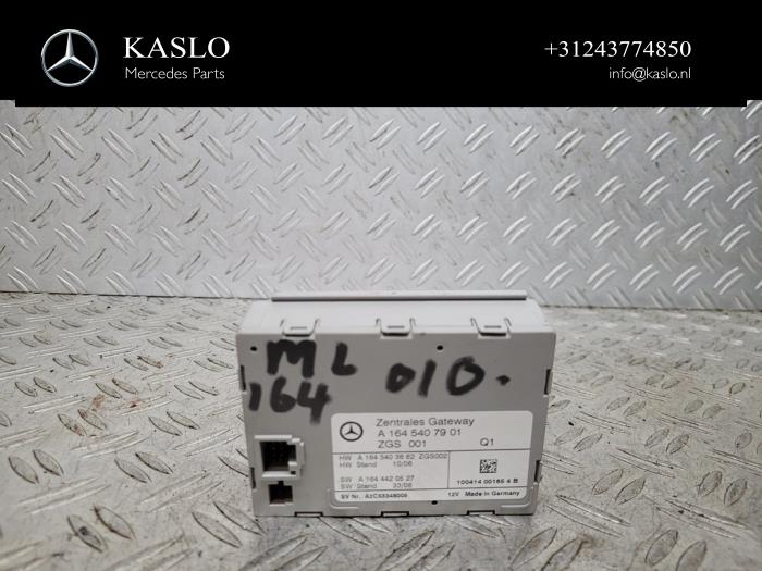 Używane Modul gateway Mercedes ML II (164/4JG) 3.0 ML-350 CDI BlueTec 4-Matic V6 24V Cena € 50,00 Procedura marży oferowane przez kaslo auto parts