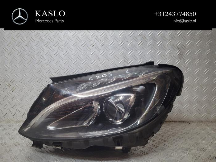 Używane Reflektor lewy Mercedes C (W205) C-350 e 2.0 16V Cena € 500,00 Procedura marży oferowane przez kaslo auto parts