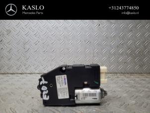 Usados Motor de techo deslizante Mercedes E (C207) E-250 CDI 16V Precio € 50,00 Norma de margen ofrecido por kaslo auto parts
