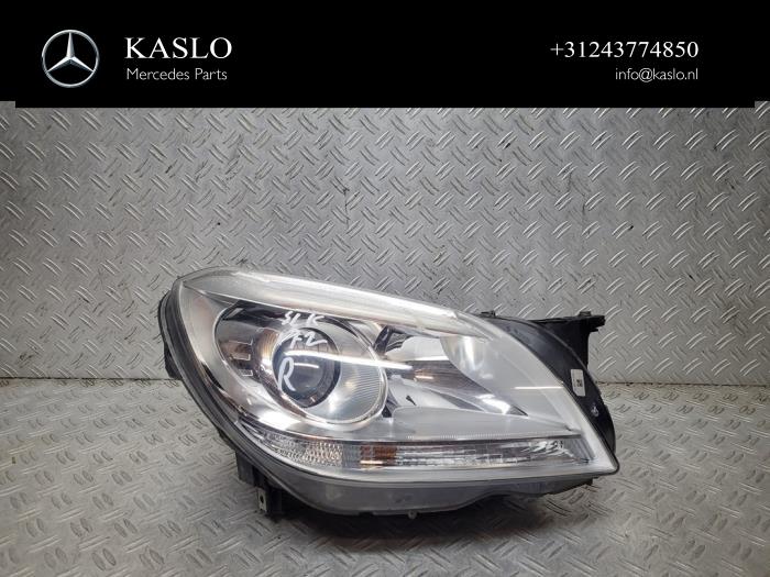 Używane Reflektor prawy Mercedes SLK (R172) 1.8 200 16V BlueEFFICIENCY Cena € 150,00 Procedura marży oferowane przez kaslo auto parts