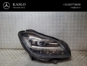 Używane Reflektor prawy Mercedes CLS (C218) 350 CDI BlueEfficiency 3.0 V6 24V Cena € 1.250,00 Procedura marży oferowane przez kaslo auto parts