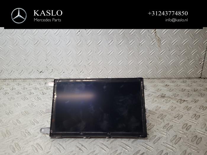 Begagnade Innerdisplay Mercedes E (W213) E-220d 2.0 Turbo 16V Pris € 200,00 Marginaltabell erbjuds av kaslo auto parts