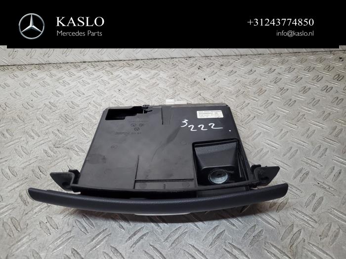 Begagnade Askkopp, fram Mercedes S (222.0/222.1) 3.0 S-350 BlueTEC, S-350d 24V Pris € 75,00 Marginaltabell erbjuds av kaslo auto parts