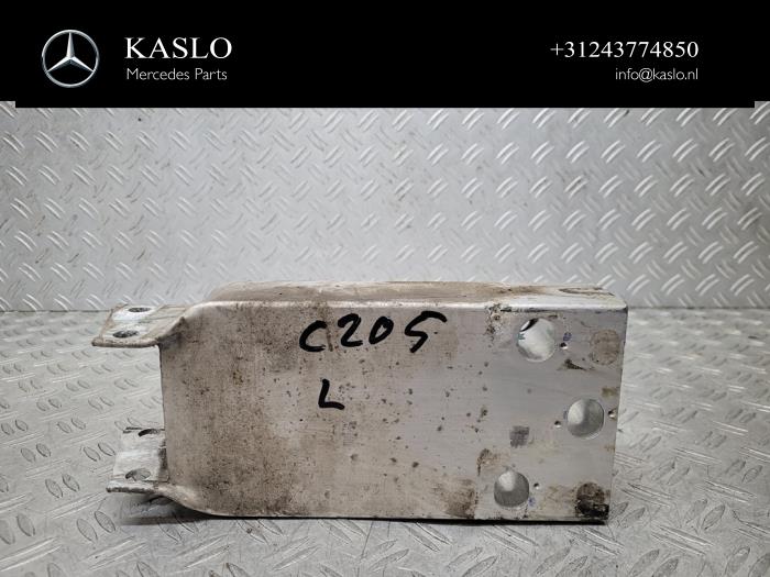 Begagnade Framdelsstöd Mercedes C (W205) C-200 2.0 CGI 16V Pris € 50,00 Marginaltabell erbjuds av kaslo auto parts