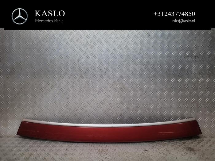 Używane Owiewka Mercedes E (R238) E-220d 2.0 Turbo 16V Cena € 500,00 Procedura marży oferowane przez kaslo auto parts