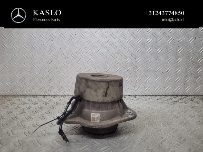 Used Engine mount Mercedes S (222.0/222.1) 3.5 S-400 Hybrid 24V Price € 100,00 Margin scheme offered by kaslo auto parts
