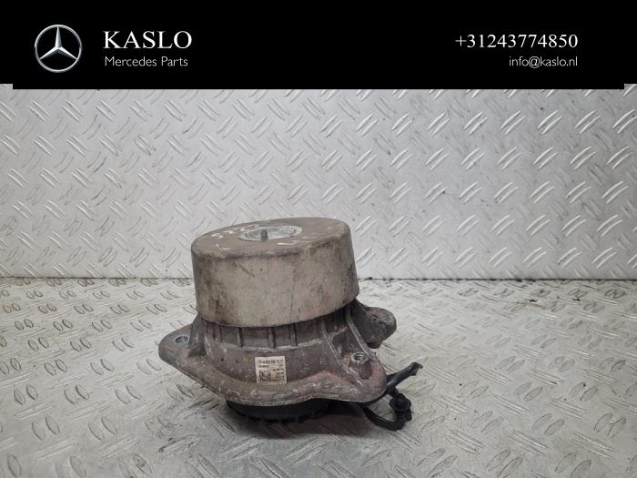 Used Engine mount Mercedes S (222.0/222.1) 3.5 S-400 Hybrid 24V Price € 100,00 Margin scheme offered by kaslo auto parts
