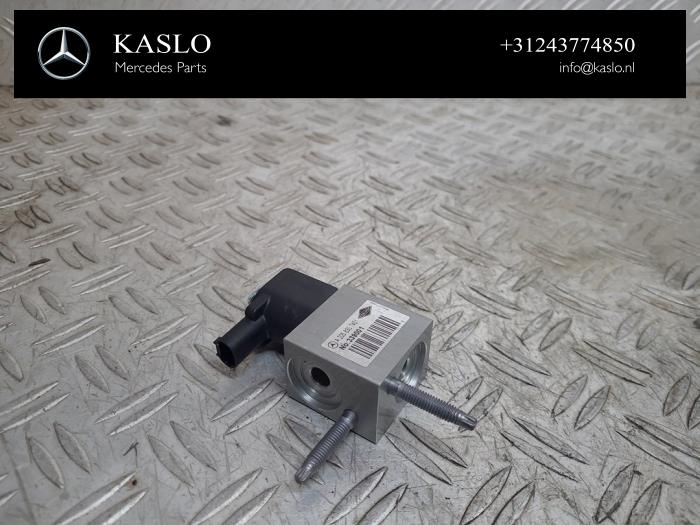 Begagnade Trycksensor, luftkonditionering Mercedes C Estate (S205) C-350 e 2.0 16V Pris € 50,00 Marginaltabell erbjuds av kaslo auto parts