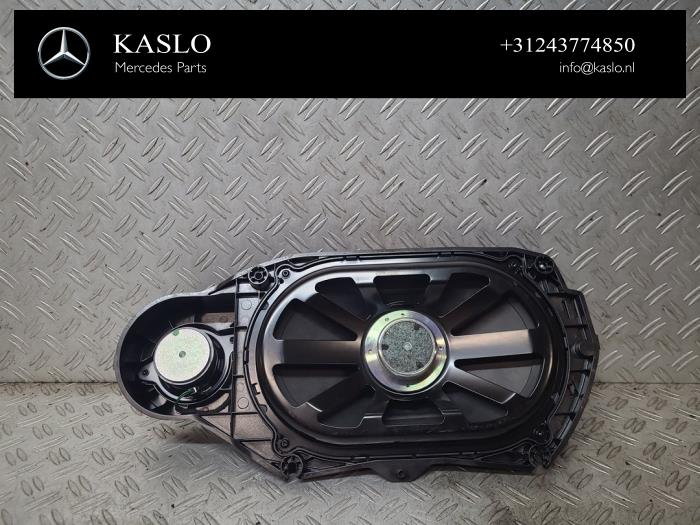 Używane Subwoofer Mercedes E (W212) E-350 CDI BlueEfficiency 3.0 V6 24V Cena € 75,00 Procedura marży oferowane przez kaslo auto parts
