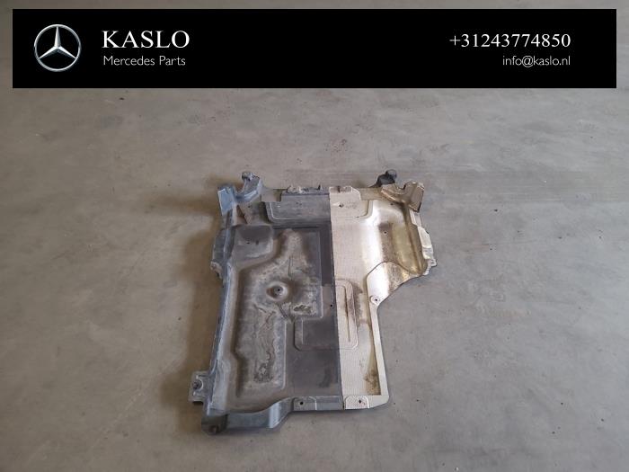 Begagnade Hasplåt Mercedes E (W213) E-220d 2.0 Turbo 16V Pris € 100,00 Marginaltabell erbjuds av kaslo auto parts
