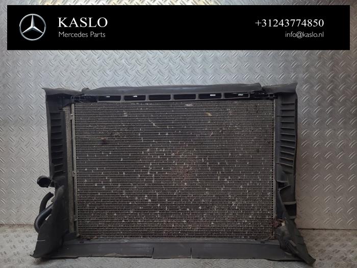 Begagnade AC-radiator Mercedes E (W213) E-220d 2.0 Turbo 16V Pris € 200,00 Marginaltabell erbjuds av kaslo auto parts