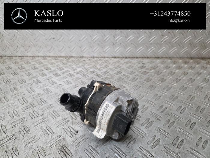 Begagnade Extra vattenpump Mercedes EQC (N293) 400 4-Matic 80 kWh Pris € 100,00 Marginaltabell erbjuds av kaslo auto parts