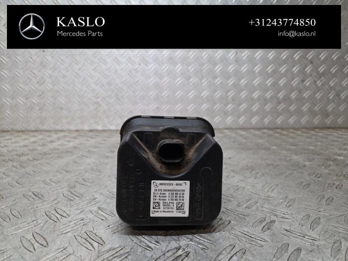 Używane Glosnik Mercedes EQC (N293) 400 4-Matic 80 kWh Cena € 125,00 Procedura marży oferowane przez kaslo auto parts