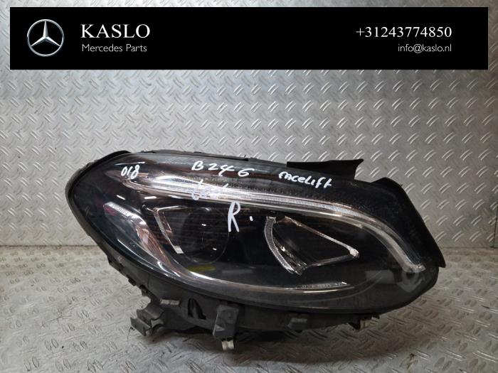 Używane Reflektor prawy Mercedes B (W246/W242) 1.6 B-180 BlueEFFICIENCY Turbo 16V Cena € 500,00 Procedura marży oferowane przez kaslo auto parts