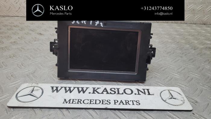 Begagnade Innerdisplay Mercedes SLK (R172) 1.8 200 16V BlueEFFICIENCY Pris € 50,00 Marginaltabell erbjuds av kaslo auto parts
