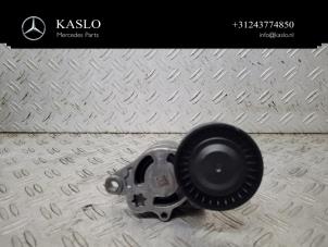 Spanrolle multiriem van een Mercedes-Benz E (W213) E-300d 2.0 Turbo 16V 2020