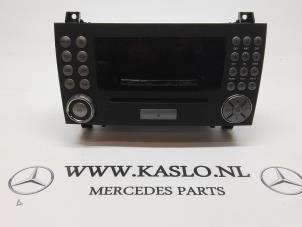 Used CD player Mercedes SLK (R171) Price on request offered by kaslo auto parts