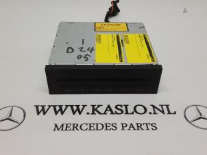 Used CD changer Mercedes B (W245,242) Price on request offered by kaslo auto parts