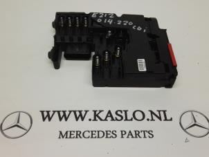 Używane Skrzynka bezpieczników Mercedes E (W212) Cena € 75,00 Procedura marży oferowane przez kaslo auto parts