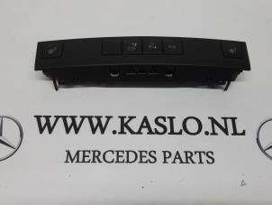 Usados Interruptor de calefactor de asiento Mercedes E-Klasse Precio de solicitud ofrecido por kaslo auto parts