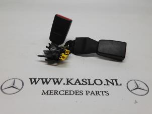 Usados Tensor de cinturón de seguridad derecha detrás Mercedes E (W212) Precio de solicitud ofrecido por kaslo auto parts