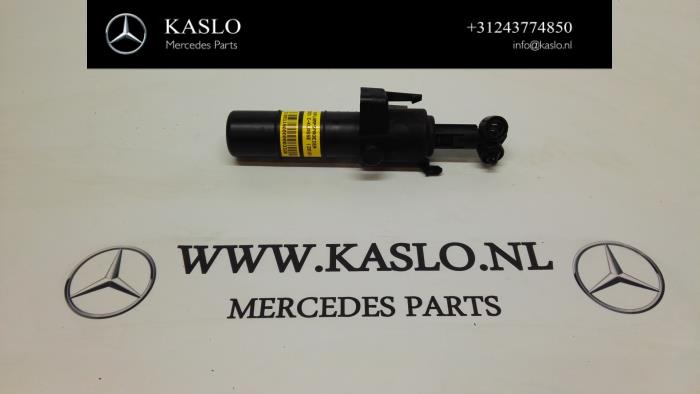 Używane Pompa spryskiwacza reflektorów Mercedes E (W212) E-250 V6 24V Cena na żądanie oferowane przez kaslo auto parts