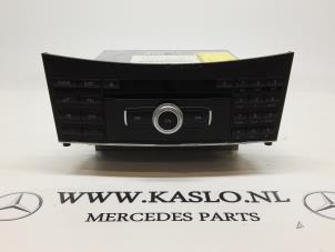 Usagé Radio Mercedes E-Klasse Prix € 400,00 Règlement à la marge proposé par kaslo auto parts