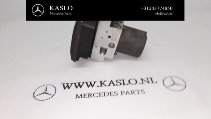 Usagé Bloc ABS Mercedes CLS (C219) 350 CGI 3.5 V6 24V Prix € 200,00 Règlement à la marge proposé par kaslo auto parts