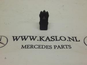 Usados Interruptor de luz de pánico Mercedes E-Klasse Precio de solicitud ofrecido por kaslo auto parts