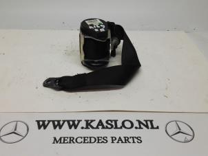 Usados Tensor de cinturón de seguridad derecha detrás Mercedes A (W169) Precio de solicitud ofrecido por kaslo auto parts