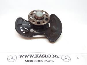 Usados Montura de freno izquierda delante Mercedes C (W204) Precio de solicitud ofrecido por kaslo auto parts