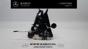 Begagnade Dörrhandtag, 4-dörrars, vänster fram Mercedes C (W203) Pris på förfrågan erbjuds av kaslo auto parts
