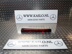 Usados Triángulo de seguridad Mercedes A (W176) 1.8 A-200 CDI 16V Precio de solicitud ofrecido por kaslo auto parts