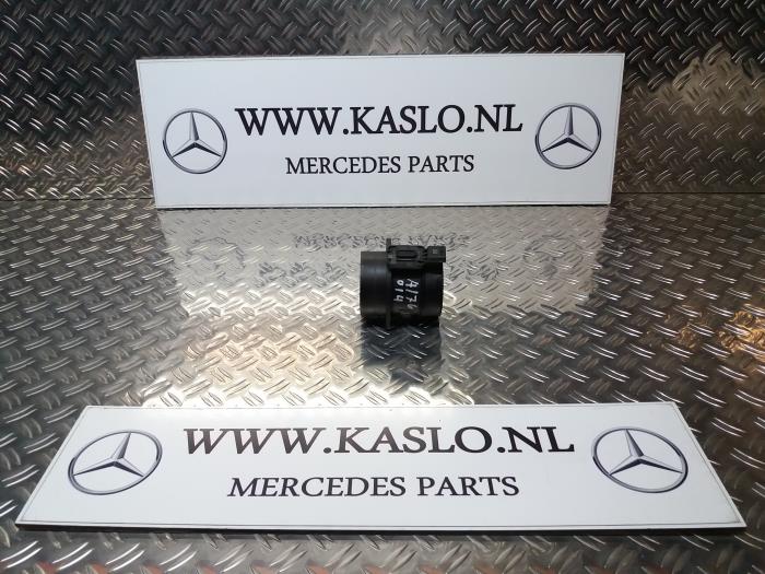 Air mass meter from a Mercedes-Benz A (W176) 1.5 A-180 CDI, A-180d 16V 2014