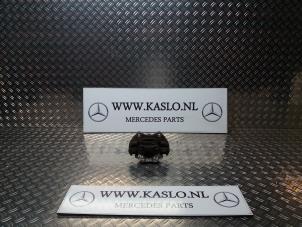 Usados Pinzas de freno izquierda detrás Mercedes CLS (C219) 320 CDI 24V Precio de solicitud ofrecido por kaslo auto parts
