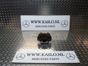 Used Rear brake calliper, right Mercedes CLS (C219) 320 CDI 24V Price on request offered by kaslo auto parts