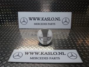 Used Interior lighting, rear Mercedes CLS (C219) 320 CDI 24V Price on request offered by kaslo auto parts