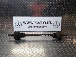 Usados Eje de transmisión izquierda detrás Mercedes SLK (R171) 3.5 350 V6 24V Precio de solicitud ofrecido por kaslo auto parts