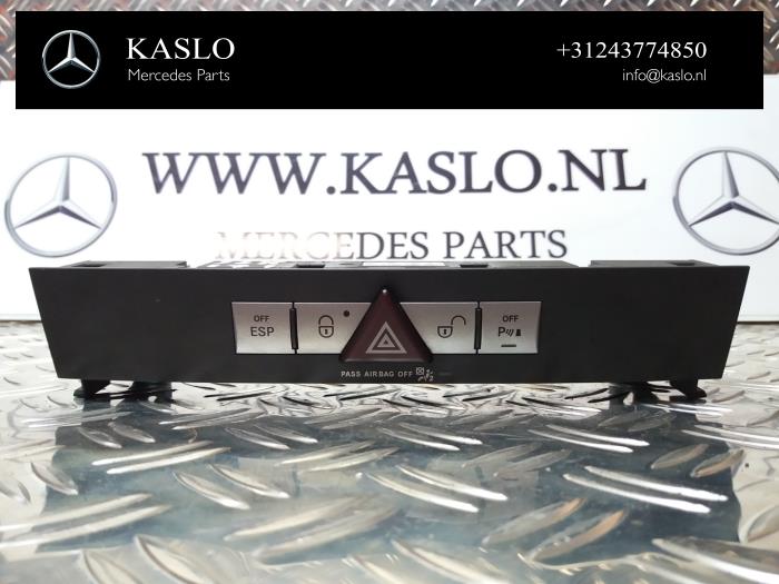 Begagnade PDC-panel Mercedes SLK (R171) 1.8 200 K 16V Pris på förfrågan erbjuds av kaslo auto parts