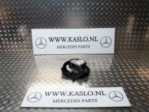 Gebrauchte Gurtsrammer links Mercedes SLK (R171) 1.8 200 K 16V Preis auf Anfrage angeboten von kaslo auto parts