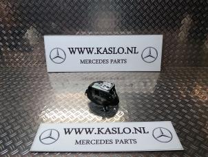 Used Seatbelt tensioner, right Mercedes SLK (R171) 1.8 200 K 16V Price on request offered by kaslo auto parts