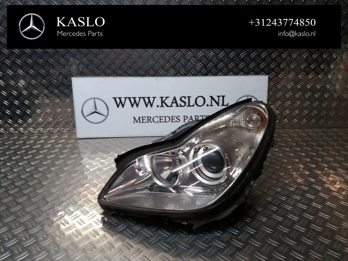 Gebrauchte Scheinwerfer links Mercedes CLS (C219) 320 CDI 24V Preis € 200,00 Margenregelung angeboten von kaslo auto parts