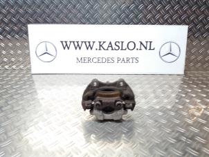Usados Pinzas de freno izquierda detrás Mercedes CLS (C219) 320 CDI 24V Precio de solicitud ofrecido por kaslo auto parts