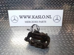 Used Front brake calliper, right Mercedes ML II (164/4JG) 3.0 ML-280 CDI 4-Matic V6 24V Price € 100,00 Margin scheme offered by kaslo auto parts