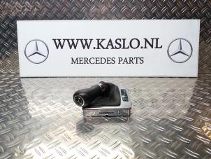 Używane Dzwignia zmiany biegów Mercedes E (R207) E-250 CGI 16V BlueEfficiency Cena na żądanie oferowane przez kaslo auto parts